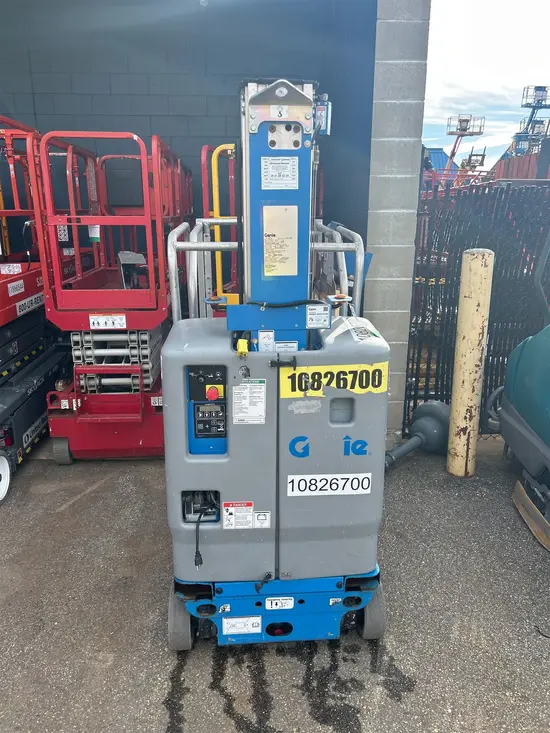 2018 Genie GR-20 Self-Propelled One-Person Lift