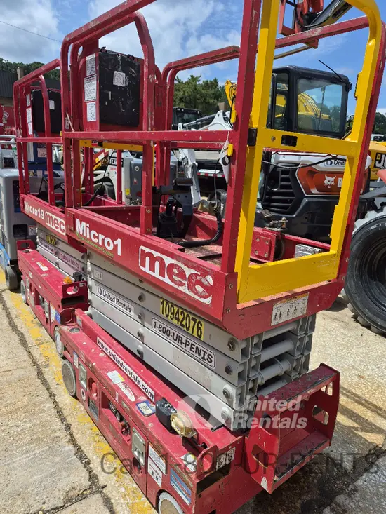 2019 MEC MICRO 19 Scissor Lift