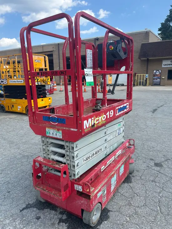 2019 MEC MICRO 19 Scissor Lift