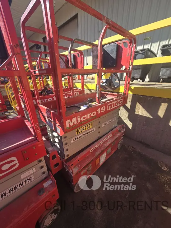 2019 MEC MICRO 19 Scissor Lift