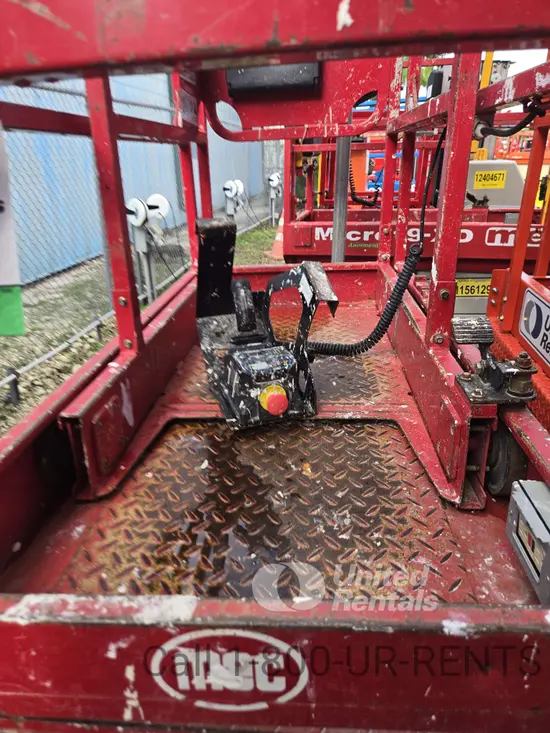 2018 MEC MICRO 19 Scissor Lift