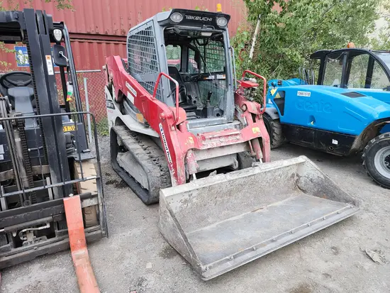 2021 Takeuchi TL10V2-CR Track Loader