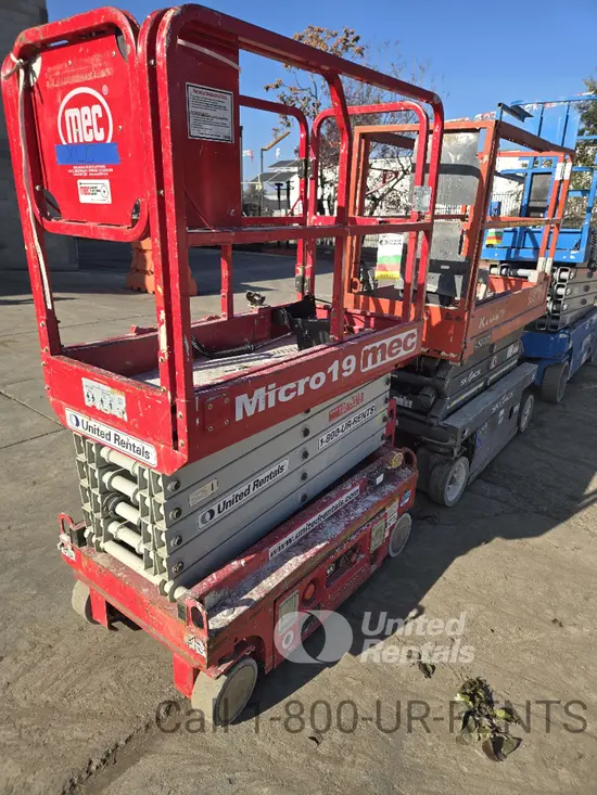 2018 MEC MICRO 19 Scissor Lift