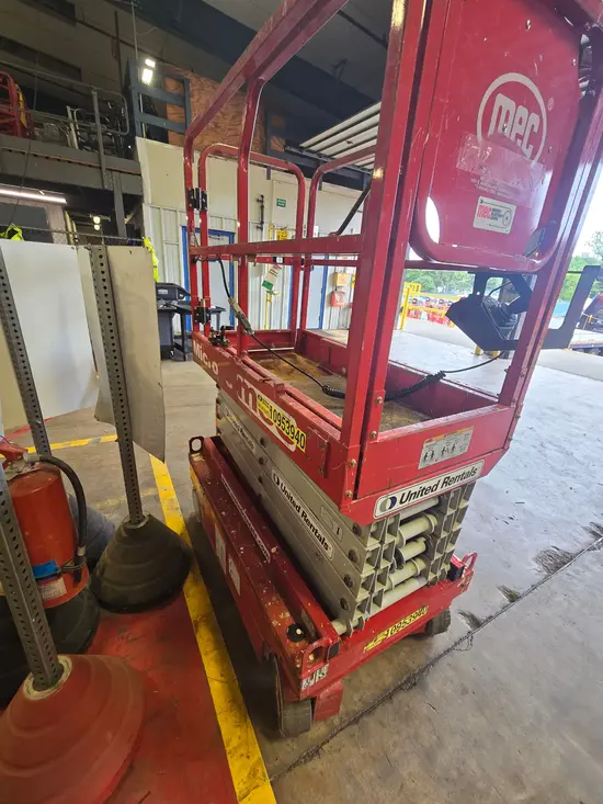 2019 MEC MICRO 19 Scissor Lift