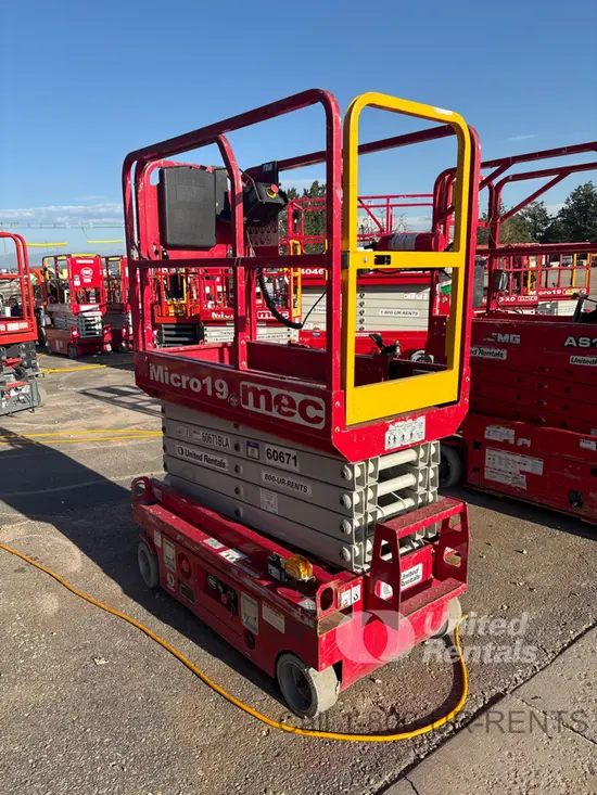 2018 MEC MICRO 19 Scissor Lift