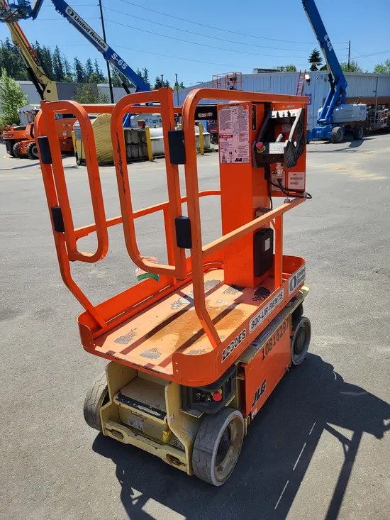 2018 JLG 1230ES Self-Propelled One-Person Lift