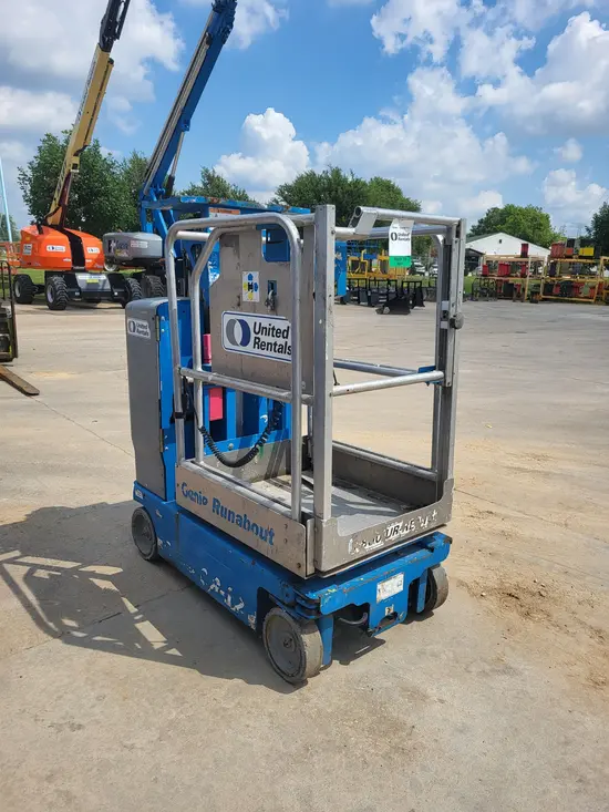 2018 Genie GR-12 Self-Propelled One-Person Lift