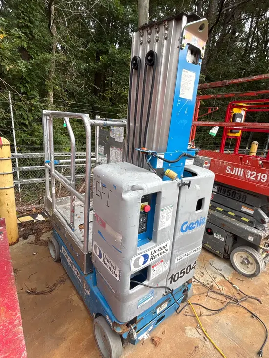 2016 Genie GR-20 Self-Propelled One-Person Lift