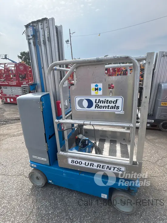 2018 Genie GR-20 Self-Propelled One-Person Lift