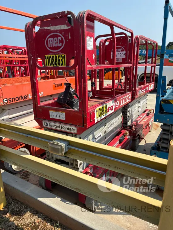 2020 MEC MICRO 19 Scissor Lift
