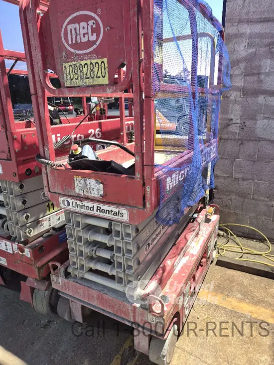 2019 MEC MICRO 19 Scissor Lift