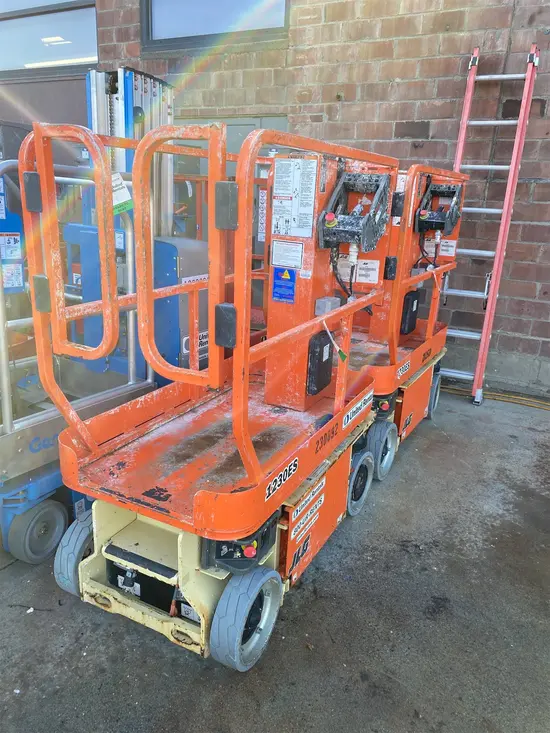 2019 JLG 1230ES Self-Propelled One-Person Lift