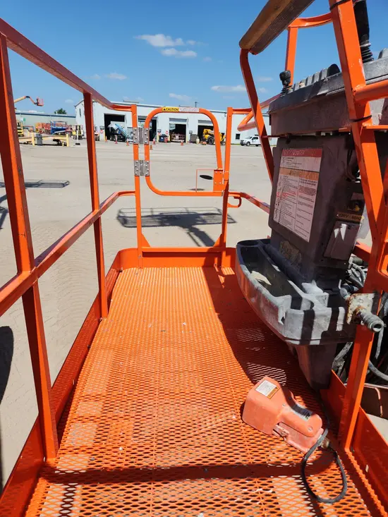 2017 JLG 800AJ Articulating Boom Lift