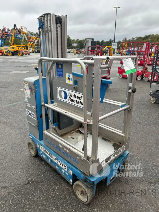 2016 Genie GR-20 Self-Propelled One-Person Lift