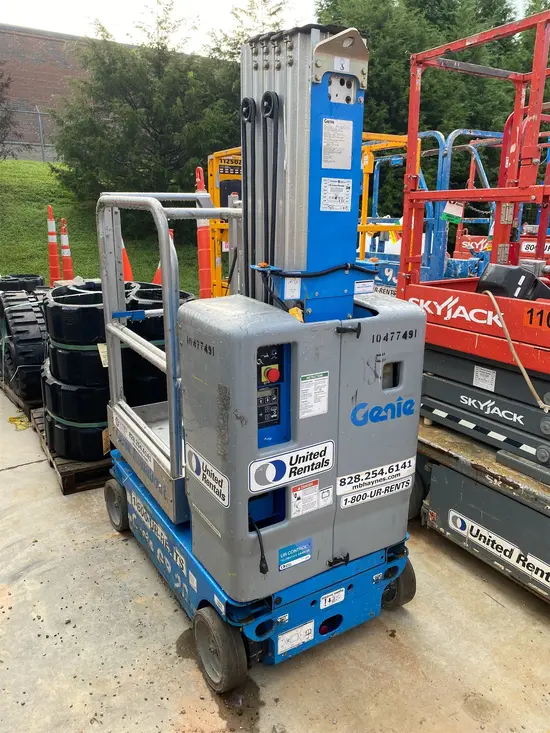 2016 Genie GR-20 Self-Propelled One-Person Lift