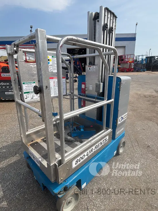 2018 Genie GR-20 Self-Propelled One-Person Lift