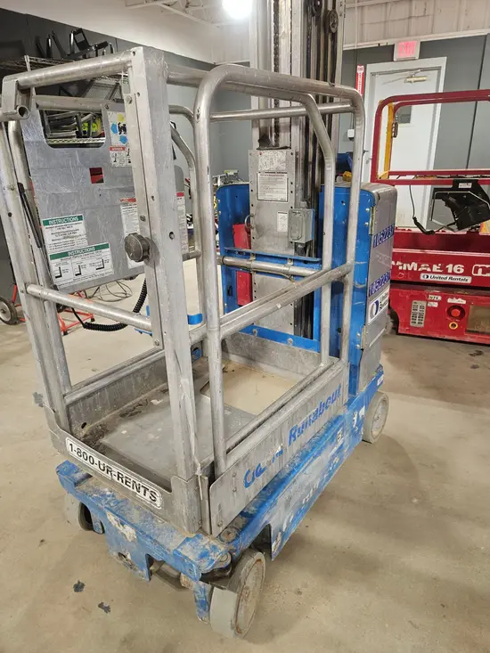 2016 Genie GR-20 Self-Propelled One-Person Lift