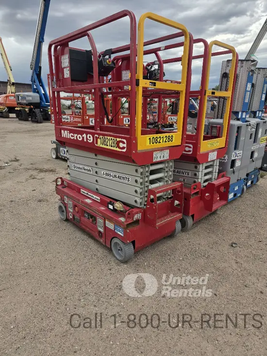 2018 MEC MICRO 19 Scissor Lift