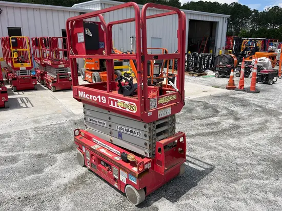 2019 MEC MICRO 19 Scissor Lift
