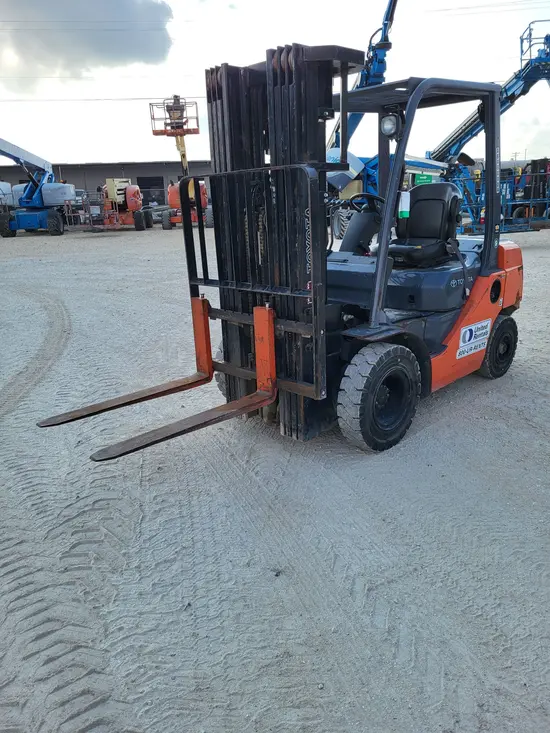 2018 Toyota 8FDU25 Warehouse Forklift