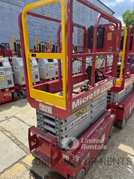2019 MEC MICRO 19 Scissor Lift