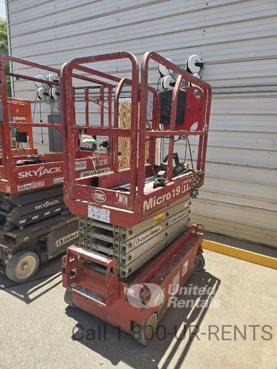 2020 MEC MICRO 19 Scissor Lift
