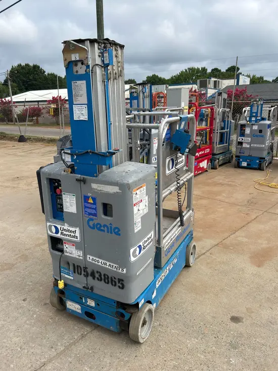 2016 Genie GR-20 Self-Propelled One-Person Lift