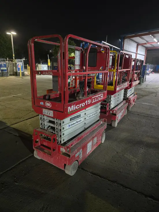 2019 MEC MICRO 19 Scissor Lift