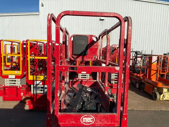2017 MEC MICRO 19 Scissor Lift