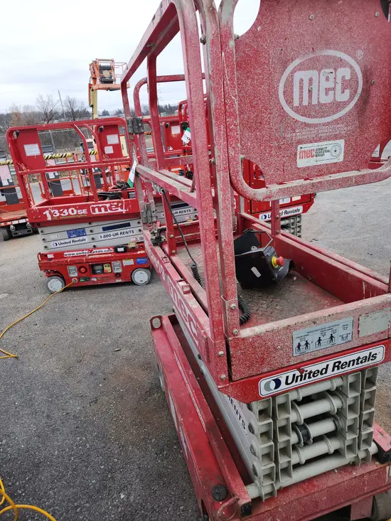 2018 MEC MICRO 19 Scissor Lift