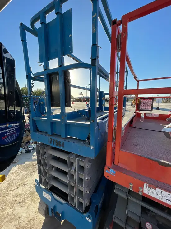 2016 Genie GS-3232 Scissor Lift