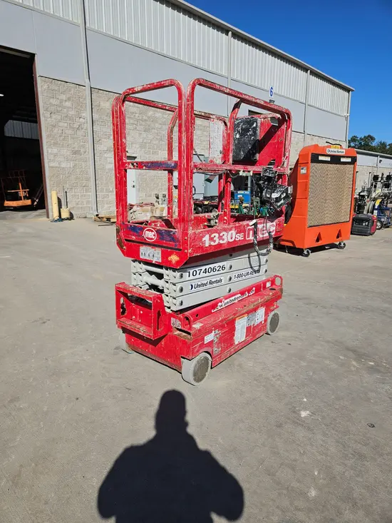 2018 MEC 1330SE Scissor Lift