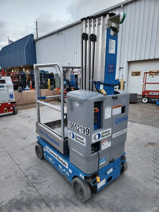 2017 Genie GR-20 Self-Propelled One-Person Lift