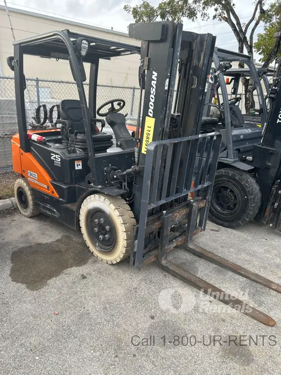 2022 Doosan G25E-7DF Warehouse Forklift