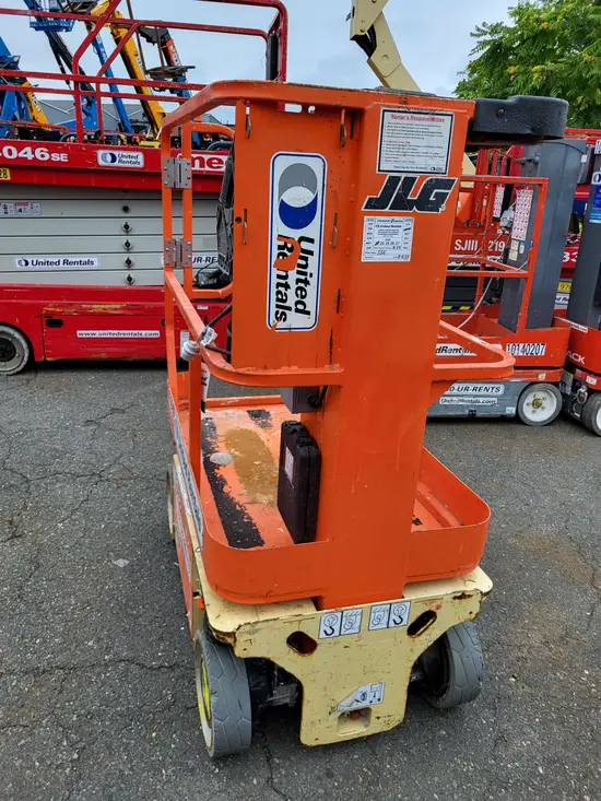 2016 JLG 1230ES Self-Propelled One-Person Lift