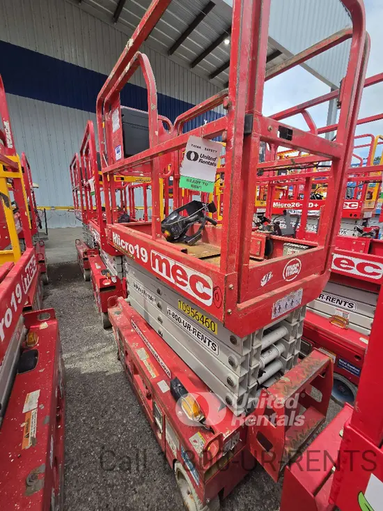 2019 MEC MICRO 19 Scissor Lift