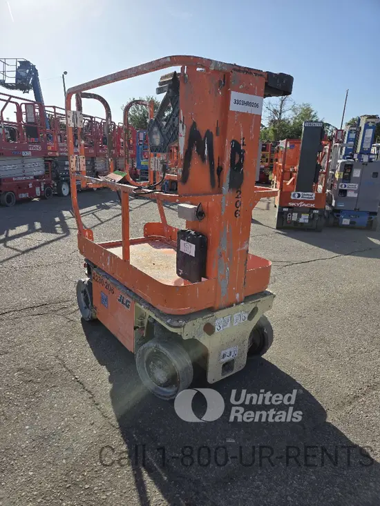 2017 JLG 1230ES Self-Propelled One-Person Lift