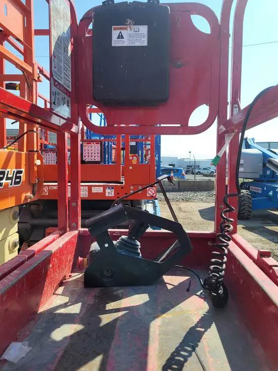 2017 MEC MICRO 19 Scissor Lift