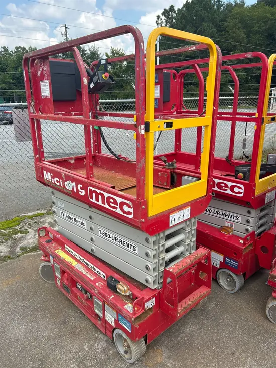 2019 MEC MICRO 19 Scissor Lift