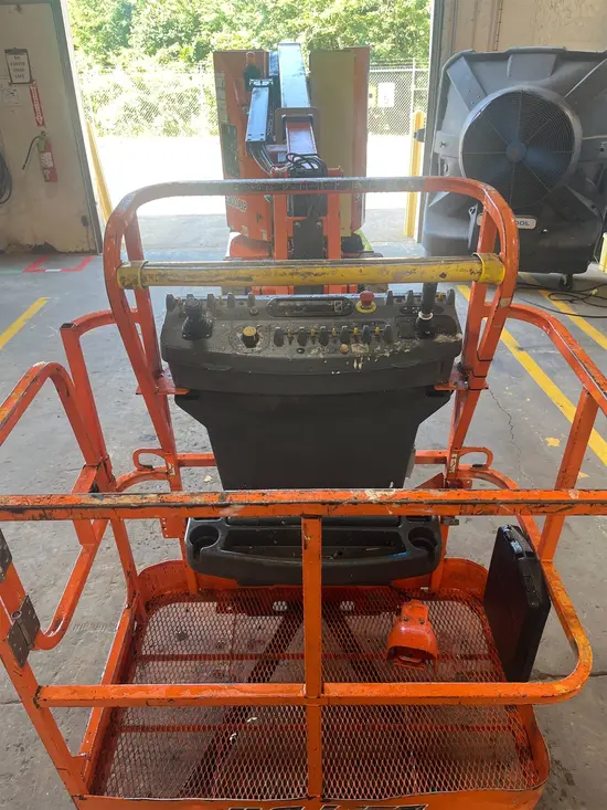 2018 JLG E300AJP Articulating Boom Lift