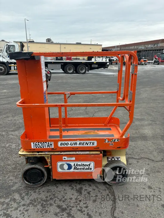 2016 JLG 1230ES Self-Propelled One-Person Lift
