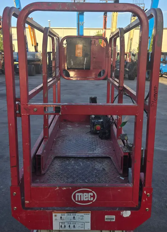 2019 MEC MICRO 19 Scissor Lift
