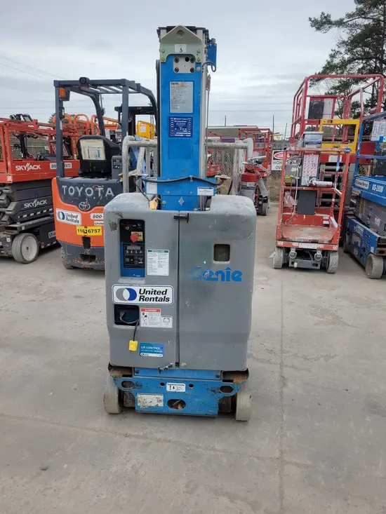 2016 Genie GR-20 Self-Propelled One-Person Lift