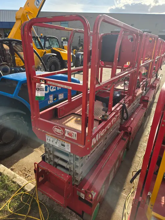 2019 MEC MICRO 19 Scissor Lift