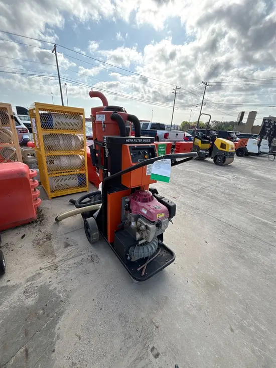 2021 Husqvarna T4000P Vacuum