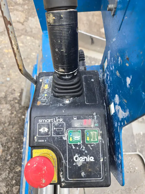 2018 Genie GR-20 Self-Propelled One-Person Lift