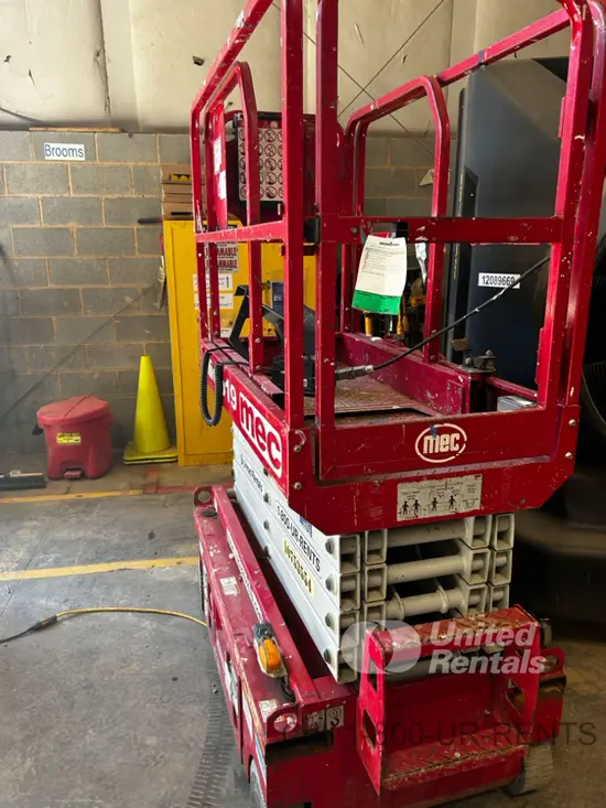 2018 MEC MICRO 19 Scissor Lift