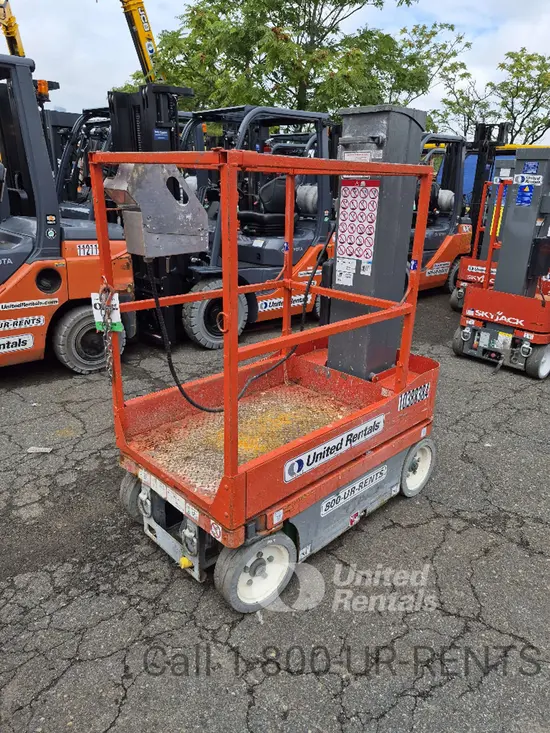 2015 Skyjack SJ12 Self-Propelled One-Person Lift