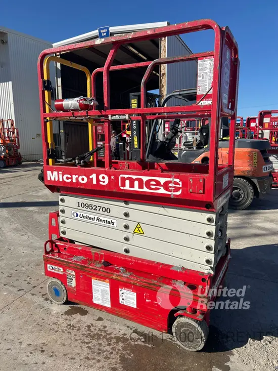 2019 MEC MICRO 19 Scissor Lift