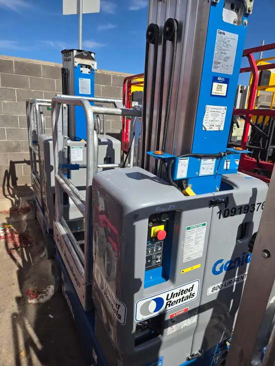 2019 Genie GR-20 Self-Propelled One-Person Lift